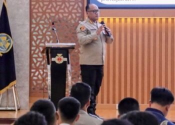 Kapolres Jakarta Utara Sampaikan Mata Kuliah Umum di STIP, Ini Pesan Kombes Pol Gidion: - TeropongRakyat.co