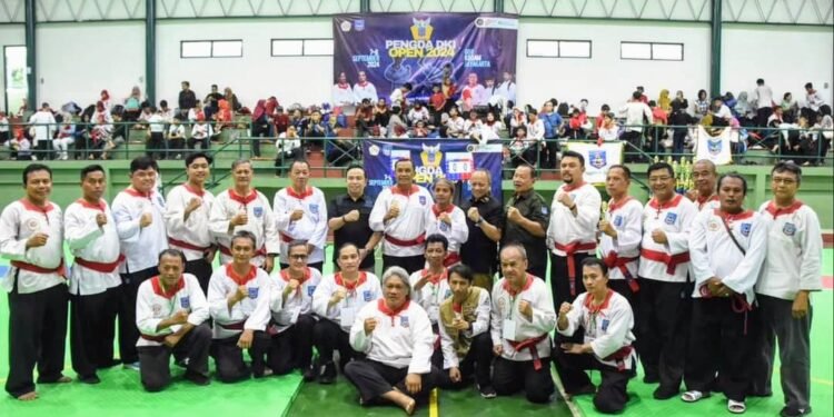 Pangkostrad Buka Kejuaraan Perguruan Pencak Silat Bela Diri Tangan Kosong Merpati Putih DKI Jakarta Open Tahun 2024 - TeropongRakyat.co