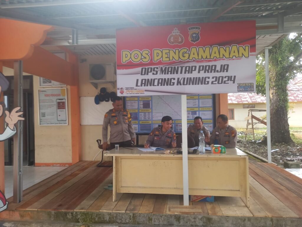 Portal Berita Indonesia dan Dunia Terkini Hari Ini, Update Harian Terbaru, Terlengkap, Tajam, Aktual dan Berimbang. Kapolres Kuansing Cek Kesiapan Personil Pos Pengamanan Ops Mantap Praja LK 2024 di Bawaslu Kuansing - Teropong Rakyat
