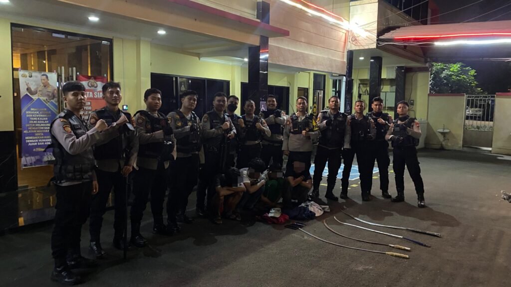 Patroli Perintis Presisi Sat Samapta Polres Metro Jakarta Pusat Amankan 4 Remaja Pelaku Tawuran Berikut 4 Buah Sajam - Teropong Rakyat