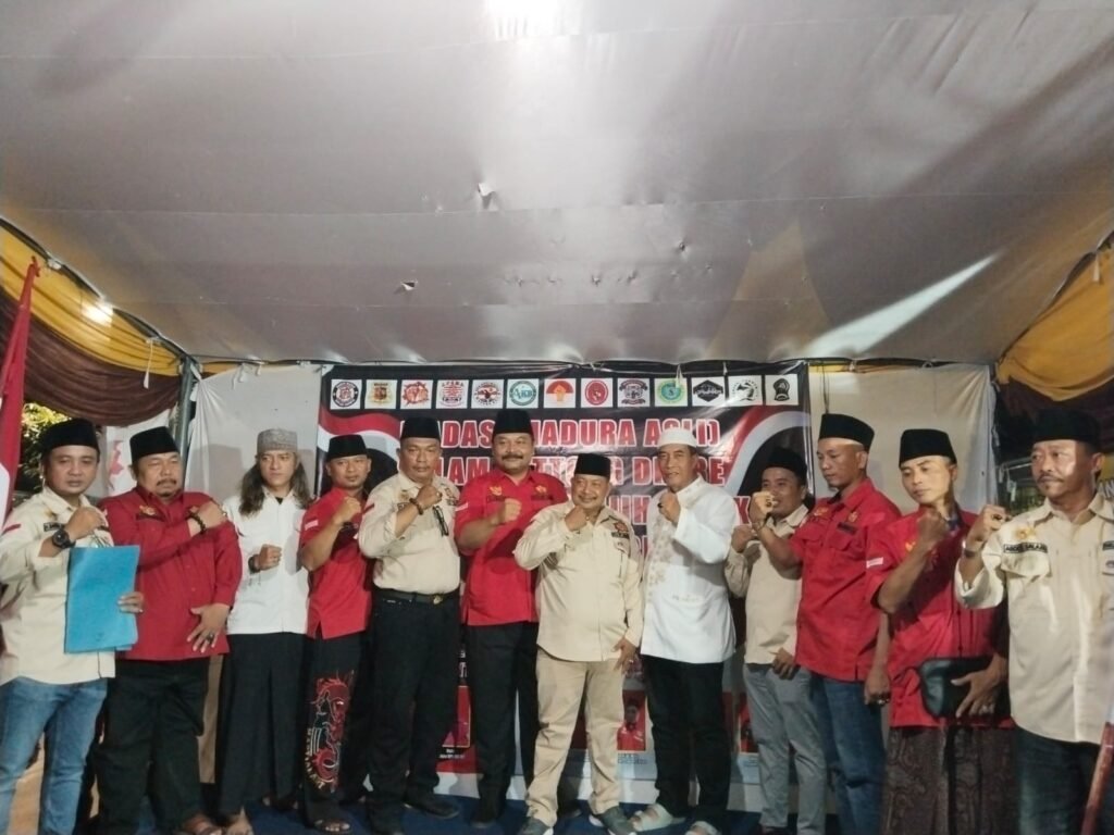 Portal Berita Indonesia dan Dunia Terkini Hari Ini, Update Harian Terbaru, Terlengkap, Tajam, Aktual dan Berimbang. Madas Jakarta Utara Resmi Dilantik, Komitmen Bangun Persatuan dan Sinergi - Teropong Rakyat