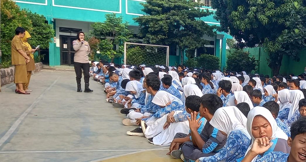 Polsek Rawalumbu Gelar Penyuluhan Anti-Narkoba Dan Pencegahan Kenakalan Remaja Di SMP Negeri 41 Bekasi - Teropongrakyat.co