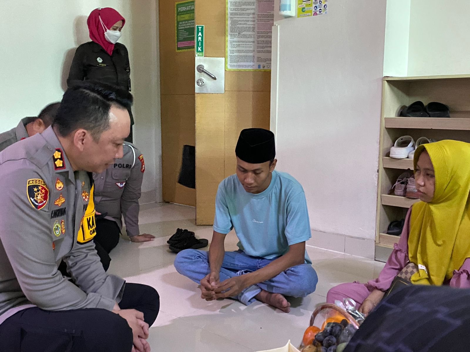 Kapolres Tangsel, Jenguk Anak Korban Laka Lantas, Perkara Naik Ke Tahap Penyidikan - TeropongRakyat.co