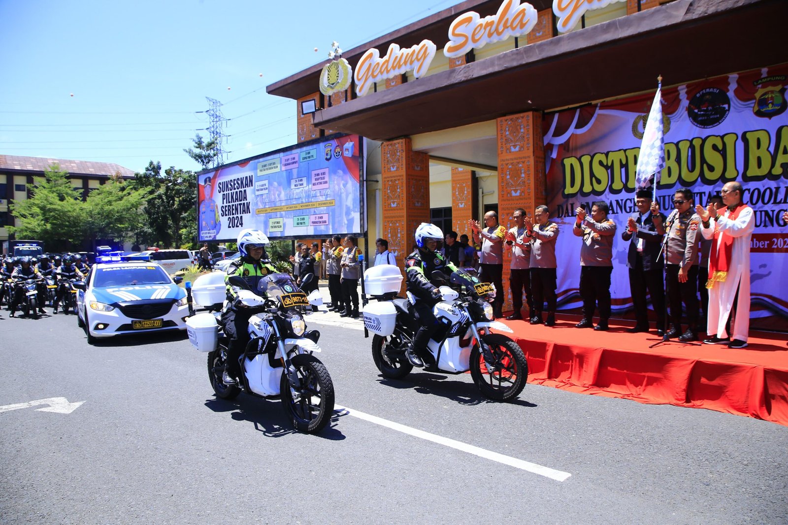 Sebar 5.000 Paket Sembako, NCS Polri Minta Masyarakat Lampung Gelorakan Pilkada Damai - TeropongRakyat.co