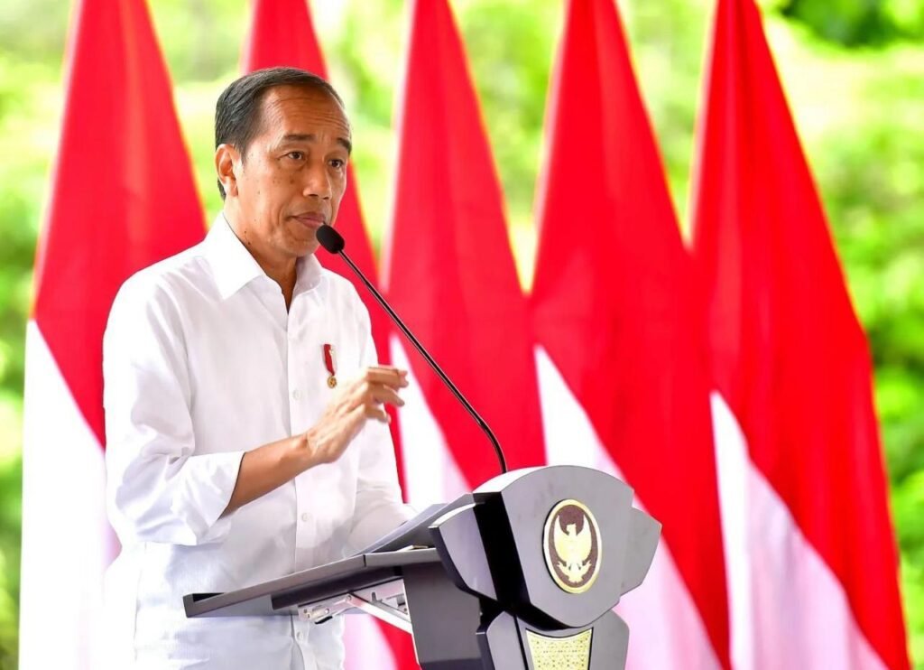 Portal Berita Indonesia dan Dunia Terkini Hari Ini, Update Harian Terbaru, Terlengkap, Tajam, Aktual dan Berimbang. Presiden Jokowi Apresiasi TNI-Polri Atas Kebebasan Pilot Susi Air - Teropong Rakyat
