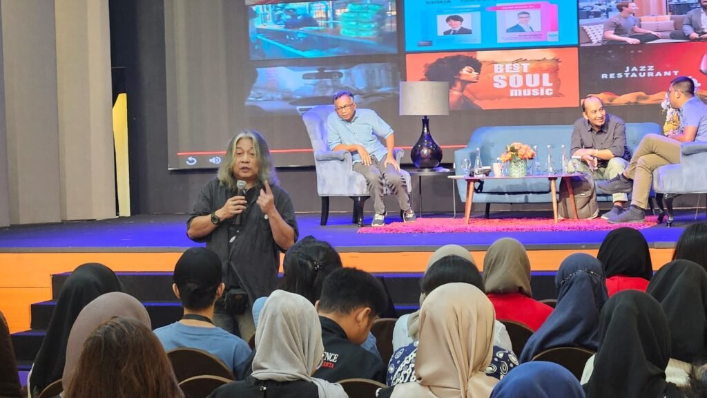 Portal Berita Indonesia dan Dunia Terkini Hari Ini, Update Harian Terbaru, Terlengkap, Tajam, Aktual dan Berimbang. KETUM PWI PUSAT SEBUT PELATIHAN PERS KAMPUS, MEWARISI SPIRIT ADINEGORO - Teropong Rakyat