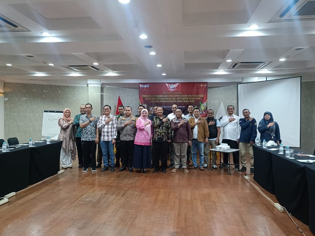 Portal Berita Indonesia dan Dunia Terkini Hari Ini, Update Harian Terbaru, Terlengkap, Tajam, Aktual dan Berimbang. Polres Metro Depok Hadiri Rapat Koordinasi Persiapan Pengundian Nomor Urut dan Deklarasi Kampanye Damai - Teropong Rakyat