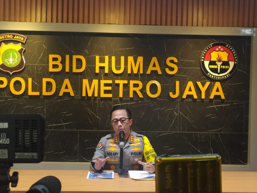 RS Polri Serahkan 5 Jenazah di Kali Bekasi ke Keluarga - Teropong Rakyat