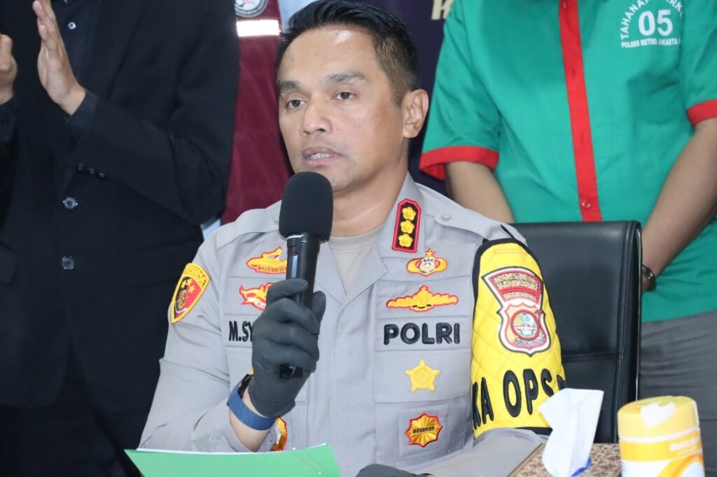 Portal Berita Indonesia dan Dunia Terkini Hari Ini, Update Harian Terbaru, Terlengkap, Tajam, Aktual dan Berimbang. Diduga Terlibat Kasus Penyalahgunaan Narkoba, Aktor Berinisial AA Diamankan Polres Metro Jakarta Barat - Teropong Rakyat
