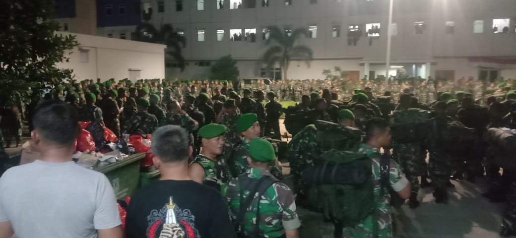 Pasukan Jajaran Kodam IV/Diponegoro Tiba di Rusun Nagrak untuk HUT TNI ke-79 - Teropongrakyat.co