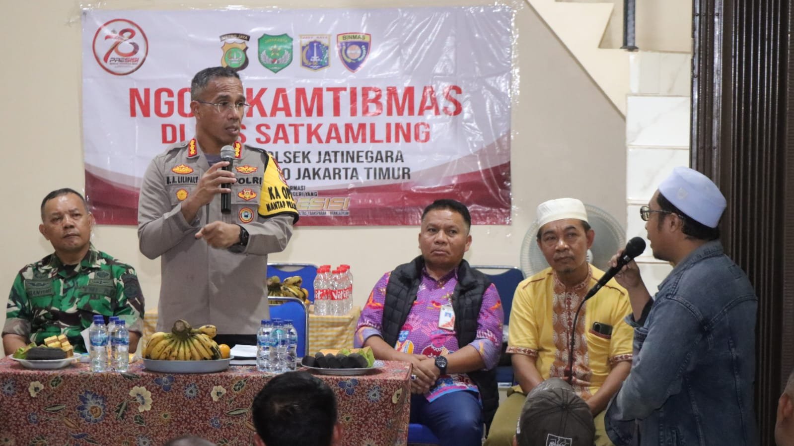 Kapolres Metro Jaktim ngopi Kamtibmas bersama warga di Jatinegara - Teropongrakyat.co