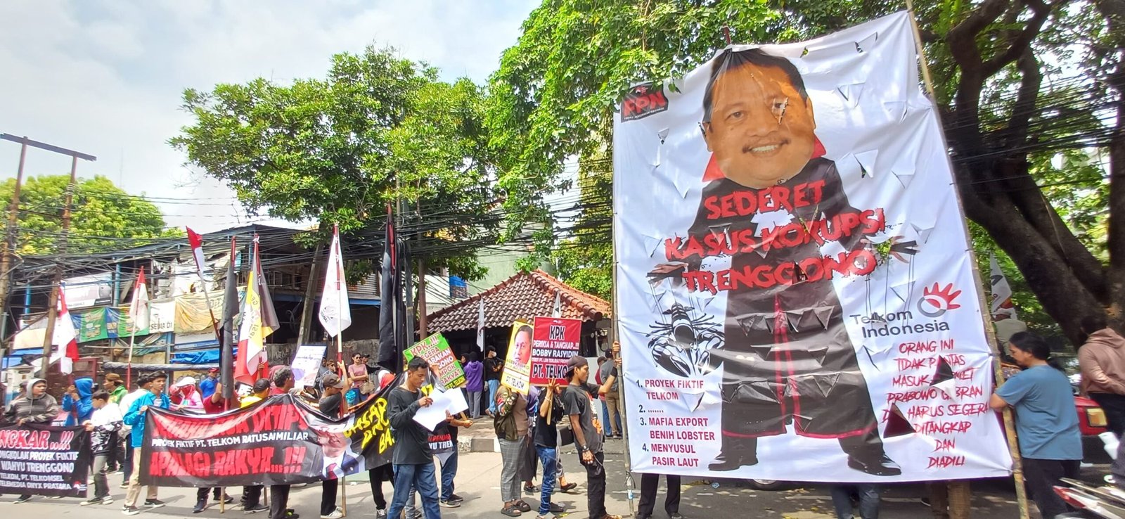 Front Pergerakan Nasional (FPN) dan Gerakan (Masyarakat Anti Korupsi (GEMAK) Lakukan Aksi Unjuk Rasa di DPP Partai Gerindra - Teropongrakyat.co