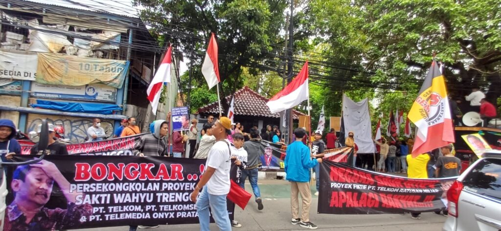 Front Pergerakan Nasional (FPN) dan Gerakan (Masyarakat Anti Korupsi (GEMAK) Lakukan Aksi Unjuk Rasa di DPP Partai Gerindra - Teropong Rakyat