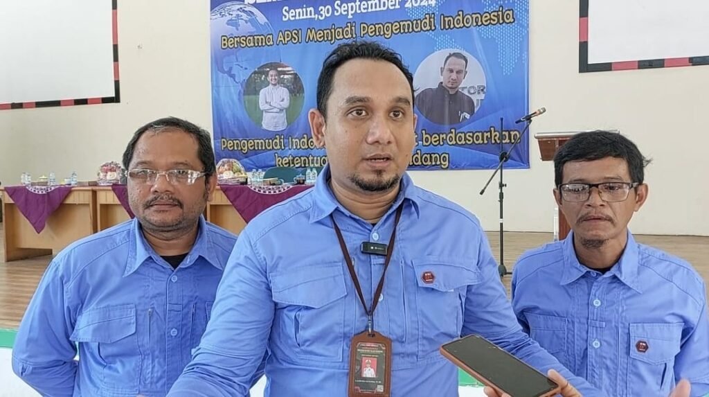Portal Berita Indonesia dan Dunia Terkini Hari Ini, Update Harian Terbaru, Terlengkap, Tajam, Aktual dan Berimbang. Aktivis Pengemudi Yamin Menang Perjuangan Hukum, Hak Pesangon Dibayar Penuh oleh Perusahaan - Teropong Rakyat