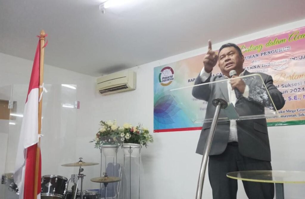 Portal Berita Indonesia dan Dunia Terkini Hari Ini, Update Harian Terbaru, Terlengkap, Tajam, Aktual dan Berimbang. Glow Fellowsip Community Jadi Saksi Dikukuhkannya Pengurus PEWARNA Indonesin PC Jakarta Pusat - Teropong Rakyat