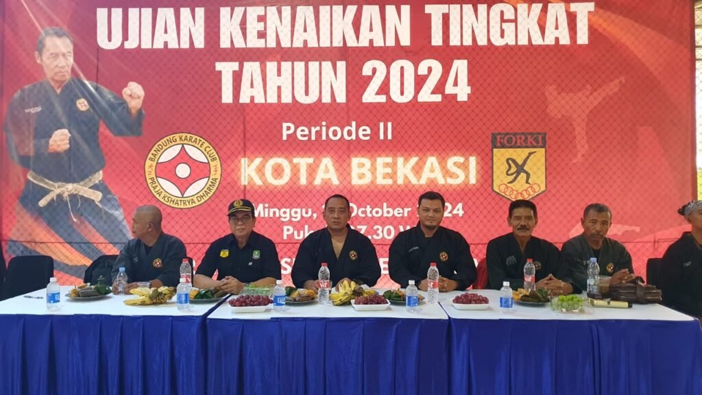 Portal Berita Indonesia dan Dunia Terkini Hari Ini, Update Harian Terbaru, Terlengkap, Tajam, Aktual dan Berimbang. Bandung Karate Club ( BKC ) Melaksanakan Ujian Kenaikan Tingkat Priode 2 Di Kota Bekasi - Teropong Rakyat