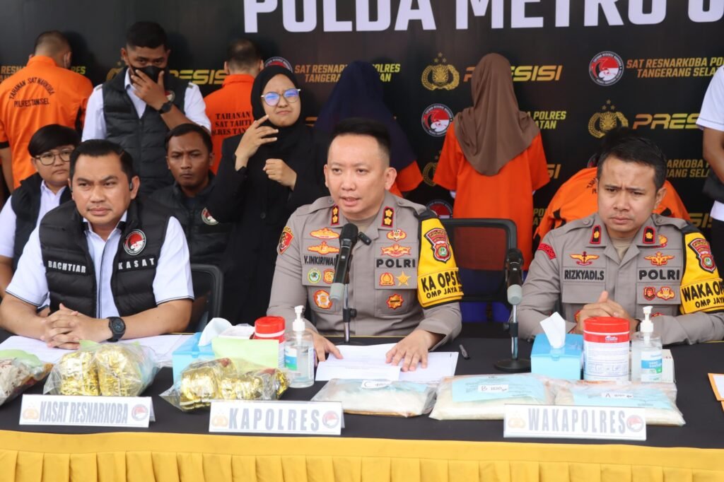 Portal Berita Indonesia dan Dunia Terkini Hari Ini, Update Harian Terbaru, Terlengkap, Tajam, Aktual dan Berimbang. Ungkap Penyalahgunaan Narkotika, Polres Tangsel Sita 642 Kg Ganja, 7,8 Kg Sabu dan 1,1 Kg MDMA - Teropong Rakyat