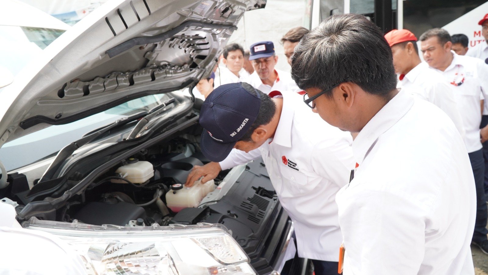 Ingin Berikan Layanan Optimal, Rustam Effendi Periksa Kendaraan PMI DKI Jakarta Untuk Memastikan Laik Digunakan - Teropongrakyat.co