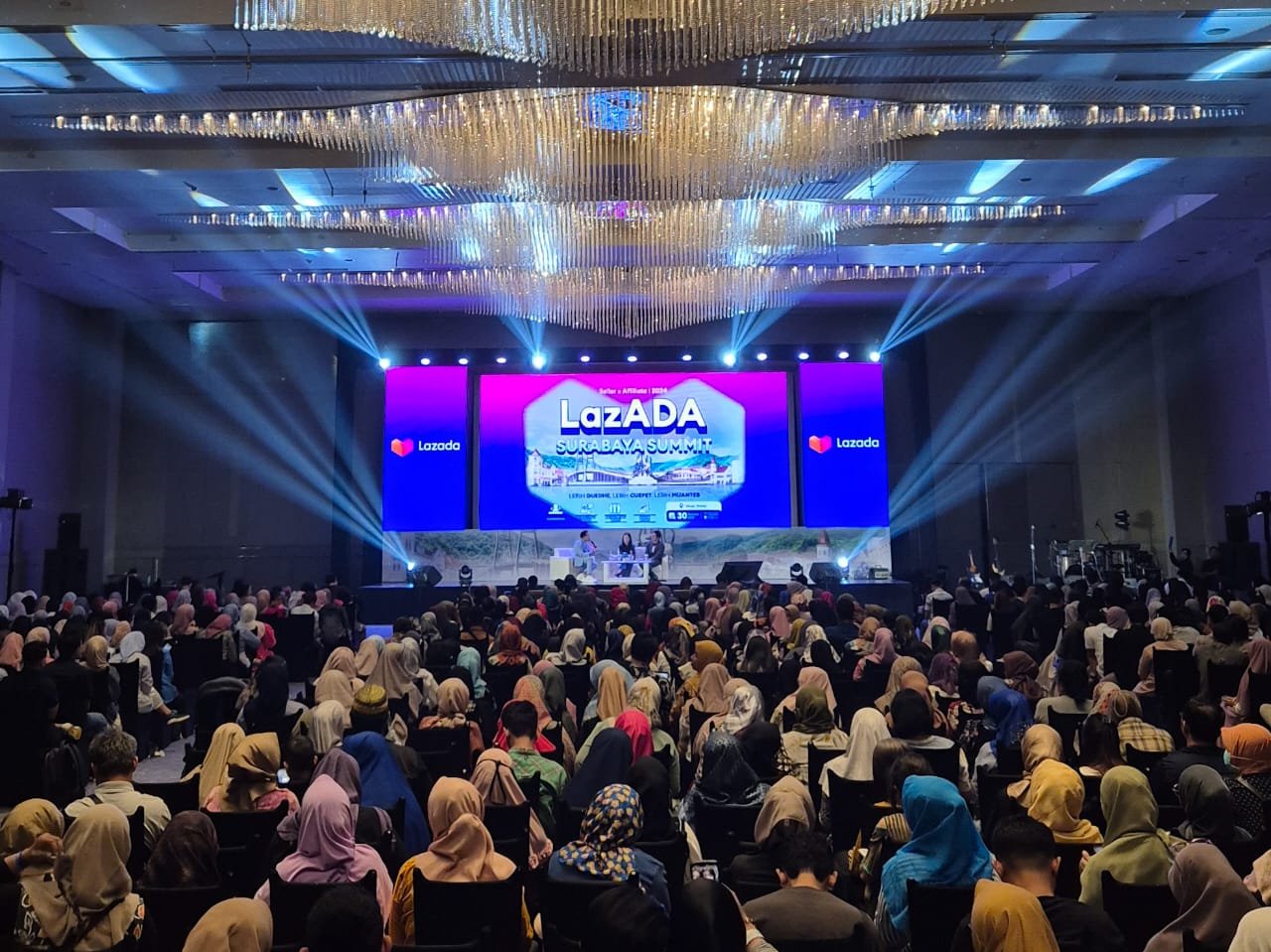 Lazada Perkuat Strategi Hiperlokal di Surabaya Dengan LazADA Surabaya Summit 2024  - Teropongrakyat.co