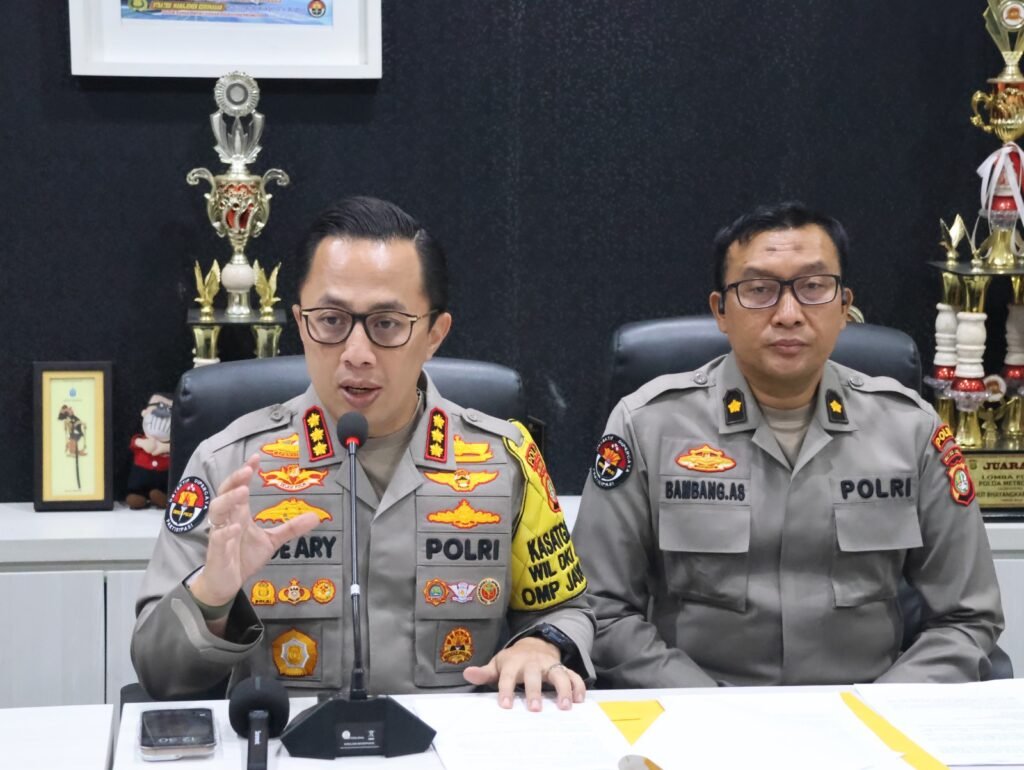 Portal Berita Indonesia dan Dunia Terkini Hari Ini, Update Harian Terbaru, Terlengkap, Tajam, Aktual dan Berimbang. Kurang dari 24 jam, Polisi berhasil ungkap identitas jasad wanita tanpa kepala - Teropong Rakyat