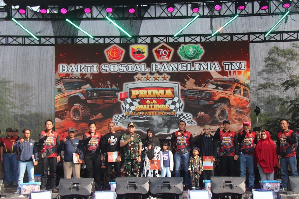 Panglima TNI Buka PRIMA 4X4 Challenge dan Berikan Paket Sembako Serta Akte Kelahiran Kepada Masyarakat Padalarang - Teropong Rakyat