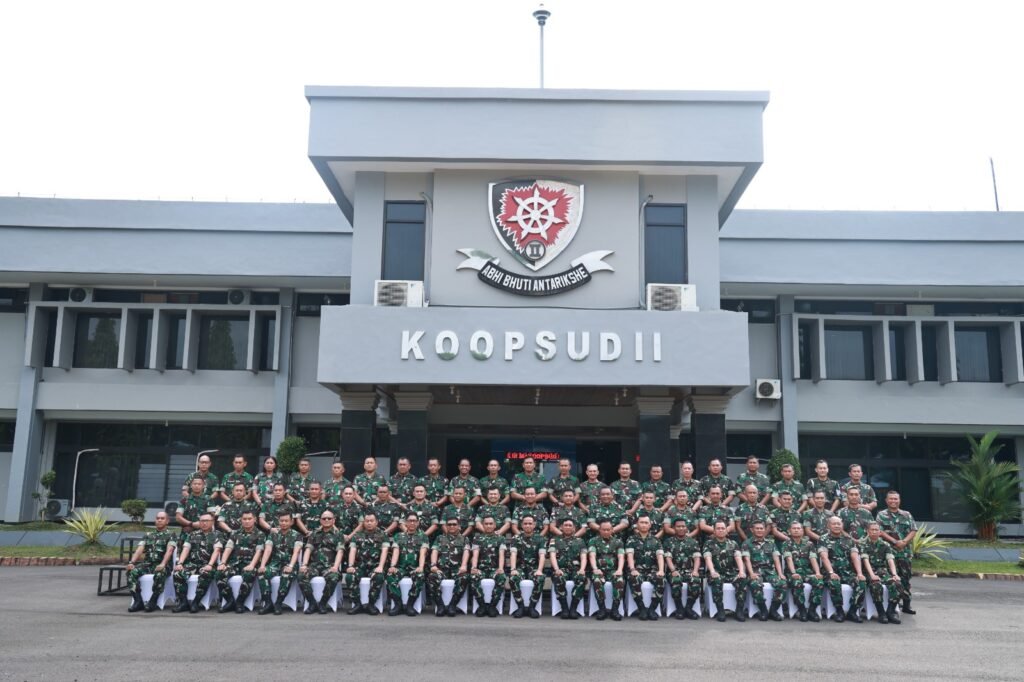 Portal Berita Indonesia dan Dunia Terkini Hari Ini, Update Harian Terbaru, Terlengkap, Tajam, Aktual dan Berimbang. Danlanud Sultan Hasanuddin Mengikuti Entry Briefing Panglima Komando Operasi Udara II - Teropong Rakyat