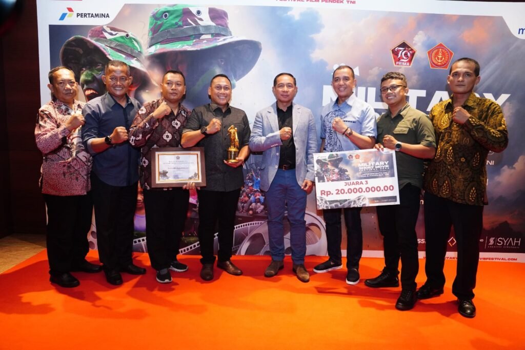 Portal Berita Indonesia dan Dunia Terkini Hari Ini, Update Harian Terbaru, Terlengkap, Tajam, Aktual dan Berimbang. Panglima TNI Hadiri Awarding Night Military Short Movie Festival 2024 - Teropong Rakyat