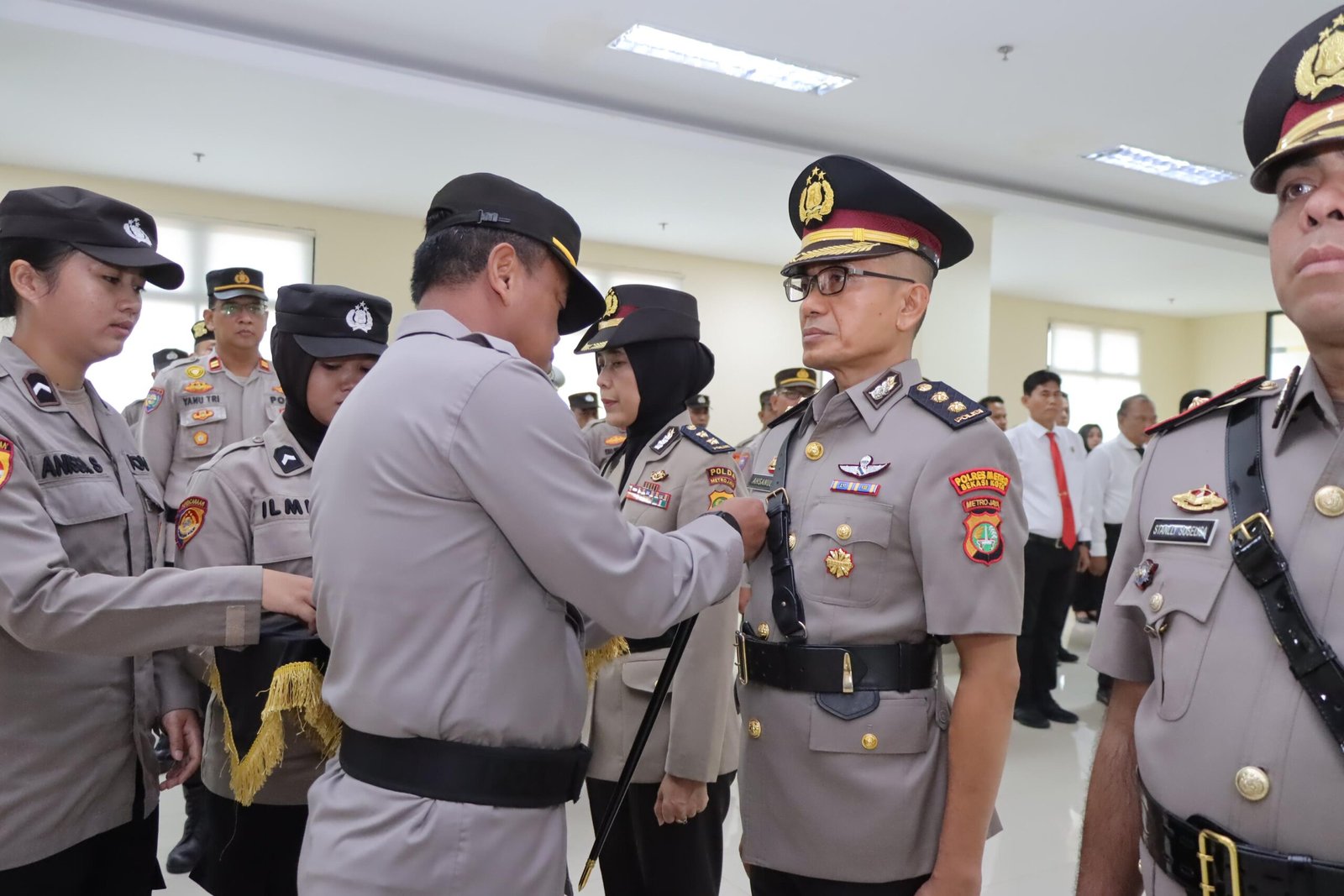 Kapolres Metro Bekasi Kota Pimpin Sertijab Pejabat Utama dan Kapolsek - Teropongrakyat.co