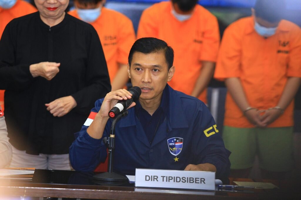 Portal Berita Indonesia dan Dunia Terkini Hari Ini, Update Harian Terbaru, Terlengkap, Tajam, Aktual dan Berimbang. Bareskrim Polri Sita Aset Milyaran Terkait Judol - Teropong Rakyat