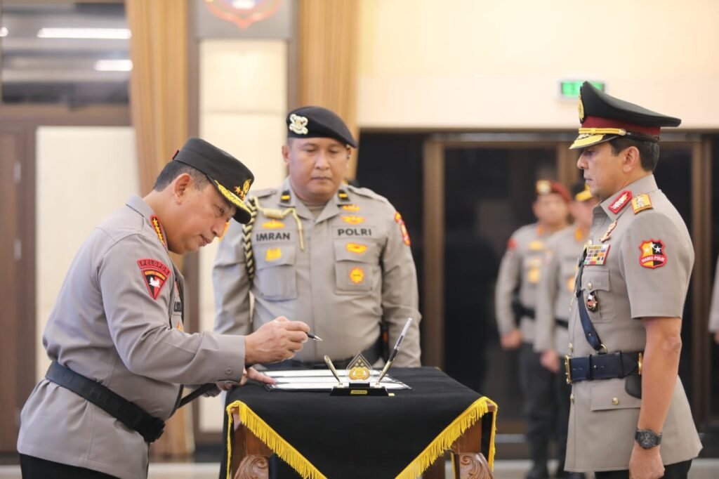 Kapolri Resmi Lantik Komjen Ahmad Dofiri Sebagai Wakapolri yang baru - Teropong Rakyat