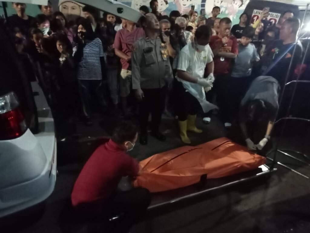 Portal Berita Indonesia dan Dunia Terkini Hari Ini, Update Harian Terbaru, Terlengkap, Tajam, Aktual dan Berimbang. Ironis, Suami Sirih Temukan Istrinya yang Hamil Dua Bulan Meninggal Dunia Dikamar Kos - Teropong Rakyat