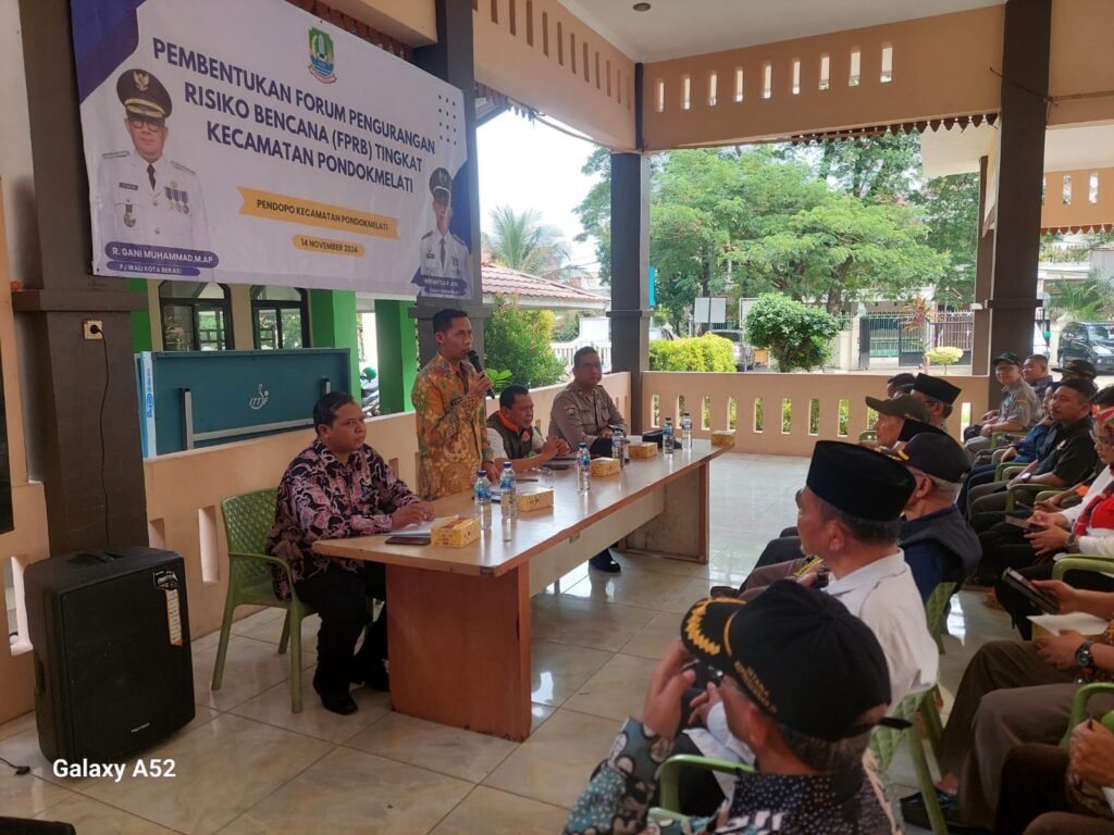 Portal Berita Indonesia dan Dunia Terkini Hari Ini, Update Harian Terbaru, Terlengkap, Tajam, Aktual dan Berimbang. Kanit Binmas Polsek Pondok Gede Dukung Pembentukan Forum Pengurangan Risiko Bencana (FPRB) Pondok Melati - Teropong Rakyat