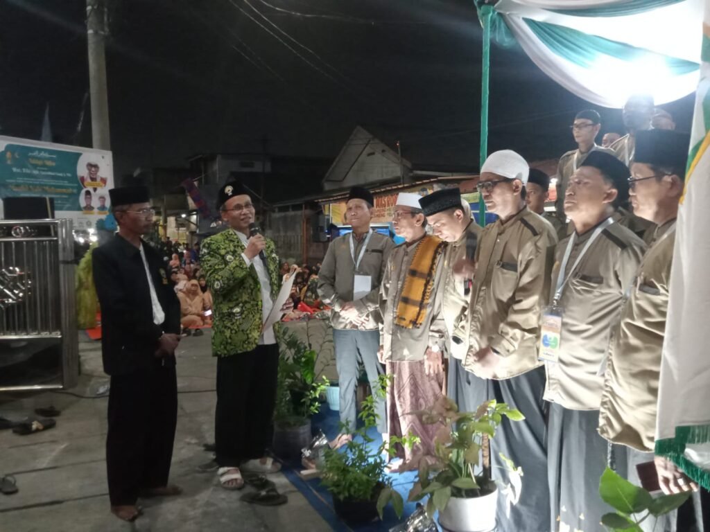 Portal Berita Indonesia dan Dunia Terkini Hari Ini, Update Harian Terbaru, Terlengkap, Tajam, Aktual dan Berimbang. Ketua DMI Jakut Lantik Pengurus DKM Masjid Babuttaqwa - Teropong Rakyat