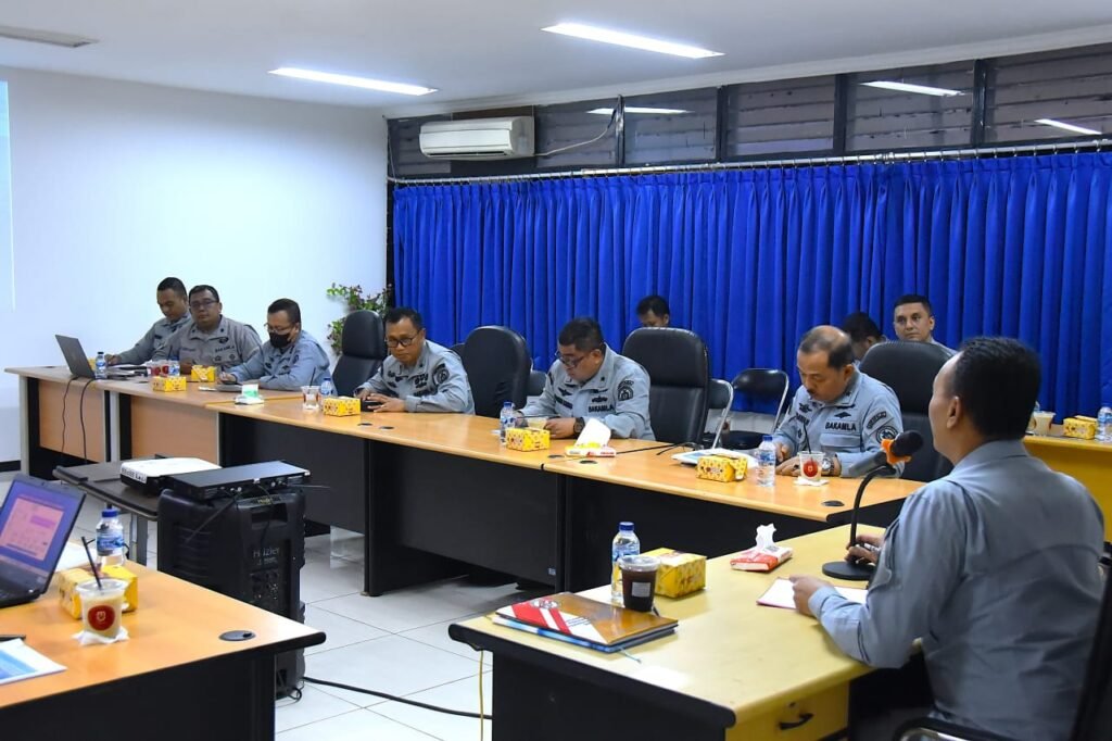 Portal Berita Indonesia dan Dunia Terkini Hari Ini, Update Harian Terbaru, Terlengkap, Tajam, Aktual dan Berimbang. Bakamla RI Sosialisasikan Rancangan Strategi Keamanan Laut 2019-2024 - Teropong Rakyat