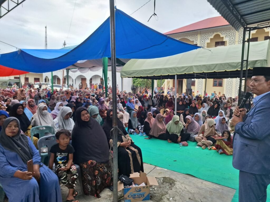 Portal Berita Indonesia dan Dunia Terkini Hari Ini, Update Harian Terbaru, Terlengkap, Tajam, Aktual dan Berimbang. Ribuan Warga Jeunieb Silaturrahmi Dengan H. Ruslan Daud (HRD) - Teropong Rakyat