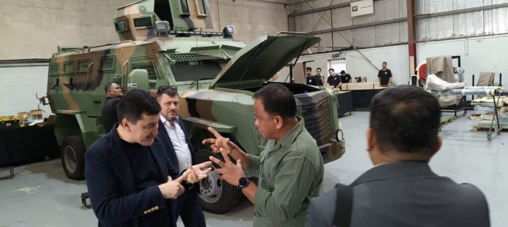 Portal Berita Indonesia dan Dunia Terkini Hari Ini, Update Harian Terbaru, Terlengkap, Tajam, Aktual dan Berimbang. Irjen TNI Tinjau Produksi HMLTV untuk Satgas UNIFIL di UEA - Teropong Rakyat