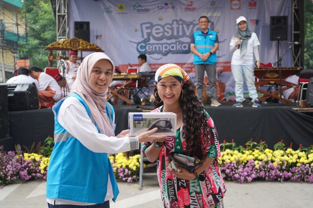 Portal Berita Indonesia dan Dunia Terkini Hari Ini, Update Harian Terbaru, Terlengkap, Tajam, Aktual dan Berimbang. PLN Mobile Menyapa Warga Cempaka Putih - Teropong Rakyat