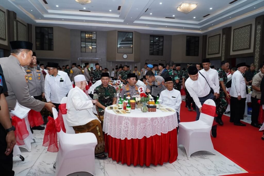 Panglima TNI dan Kapolri Hadiri Doa Bersama dan Tinjau Kesiapan Pilkada Jatim 2024 - Teropong Rakyat