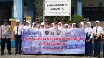 Penyuluhan Anti Tawuran Dan Kenakalan Remaja Di Sekolah SMPN 10 Jakarta