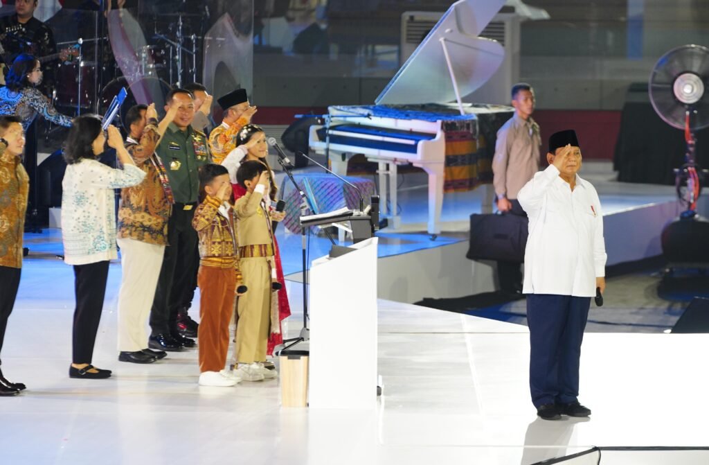 Portal Berita Indonesia dan Dunia Terkini Hari Ini, Update Harian Terbaru, Terlengkap, Tajam, Aktual dan Berimbang. Panglima TNI Dampingi Presiden RI Pada Acara Puncak Peringatan Hari Guru Nasional Tahun 2024 - Teropong Rakyat
