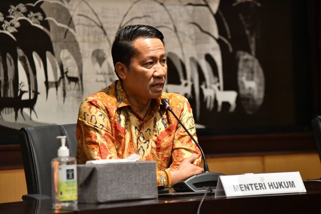 Portal Berita Indonesia dan Dunia Terkini Hari Ini, Update Harian Terbaru, Terlengkap, Tajam, Aktual dan Berimbang. Keterangan Menteri Hukum Terkait Amnesti - Teropong Rakyat