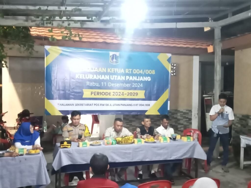 Portal Berita Indonesia dan Dunia Terkini Hari Ini, Update Harian Terbaru, Terlengkap, Tajam, Aktual dan Berimbang. Hadiri Peremajaan Ketua RT 04 RW 08 Kelurahan Utan Panjang, Kapolsek Kemayoran beri Pesan Begini - Teropong Rakyat