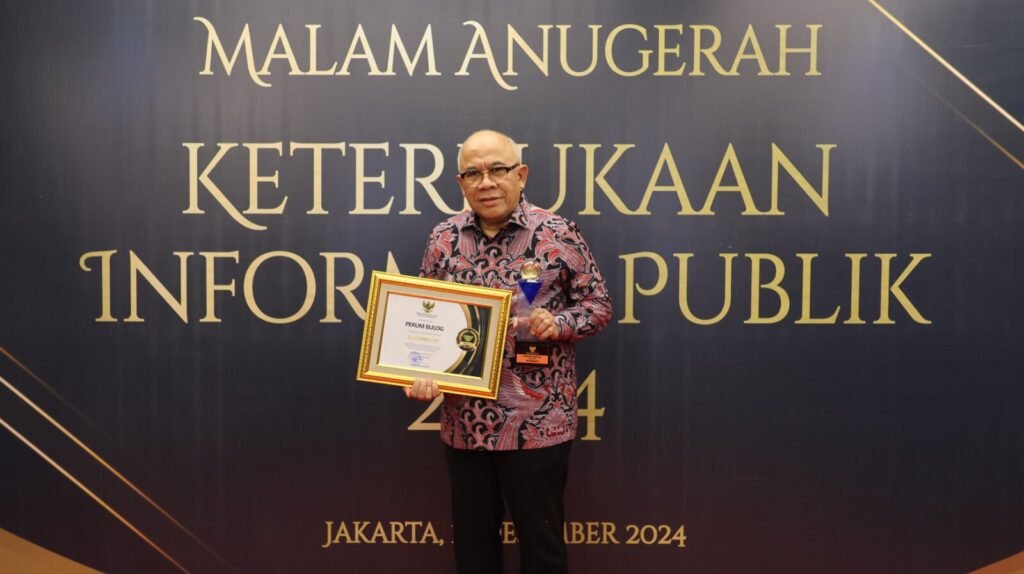 Portal Berita Indonesia dan Dunia Terkini Hari Ini, Update Harian Terbaru, Terlengkap, Tajam, Aktual dan Berimbang. Perum BULOG Raih Kualifikasi Informatif dari Komisi Informasi Pusat RI di Malam Anugerah Keterbukaan Informasi Publik Tahun 2024 - Teropong Rakyat