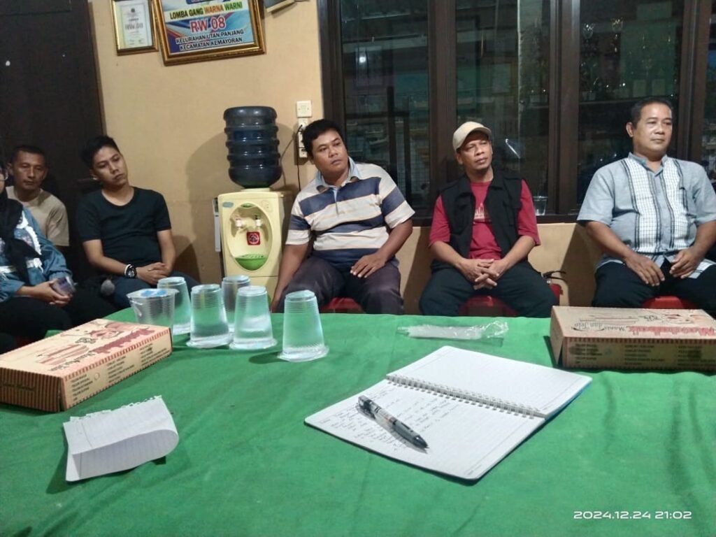 Portal Berita Indonesia dan Dunia Terkini Hari Ini, Update Harian Terbaru, Terlengkap, Tajam, Aktual dan Berimbang. Antisipasi Permasalahan Jelang Nataru, Para Pengurus RT/RW dan LMK Kelurahan Utan Panjang Gelar Rapat Koordinasi - Teropong Rakyat