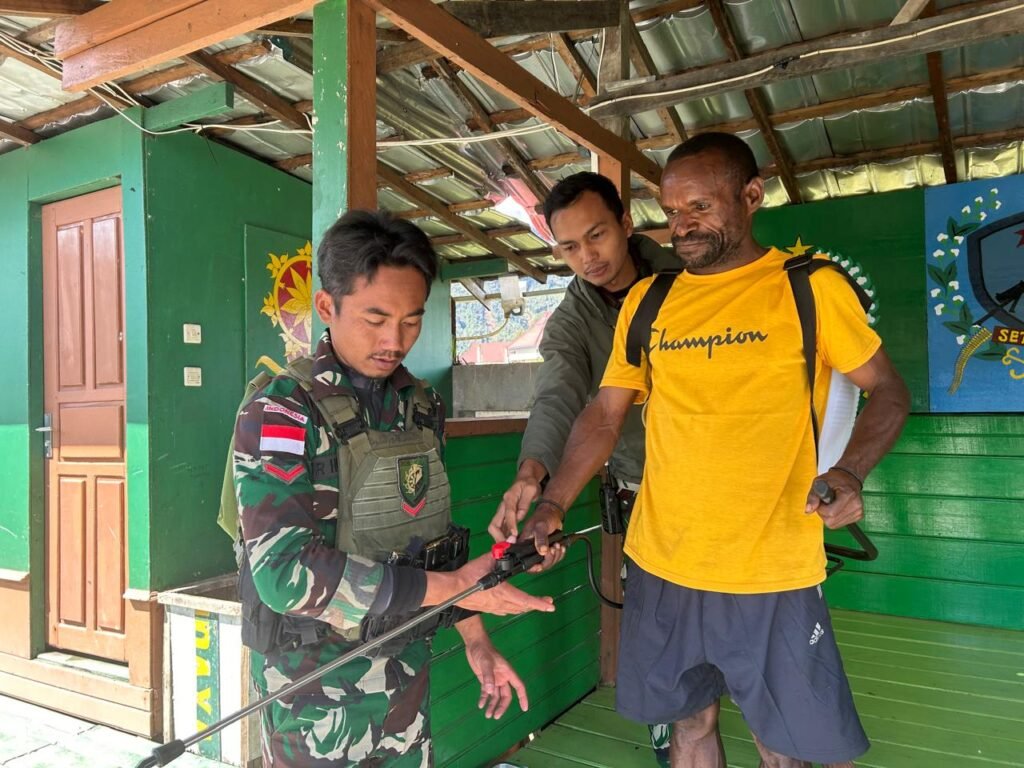 Portal Berita Indonesia dan Dunia Terkini Hari Ini, Update Harian Terbaru, Terlengkap, Tajam, Aktual dan Berimbang. Warga Balamai Sambut Gembira Bantuan Habema - Teropong Rakyat