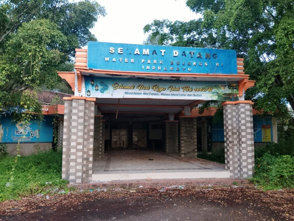 "Kondisi Memperihatinkan: Aset Wisata Indramayu Terbengkalai." - Teropong Rakyat