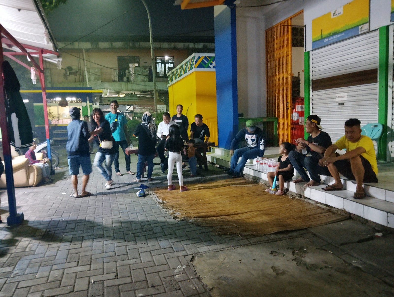 Perayaan Malam Tahun Baru di Jalan Jati Raya, Tanjung Priok, Jakarta Utara
