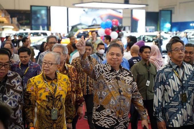 Rencana UMP Naik 6,5 Persen Tahun Depan, Pengamat: Industri Otomotif Akan Semakin Lesu - Teropongrakyat.co