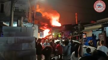 Kebakaran di Mahoni Koja, Rumah dan Gudang Kayu Ludes Terbakar