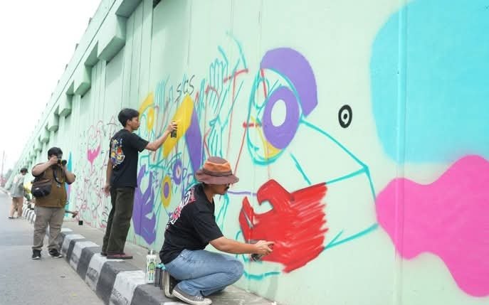 Wakil Wali Kota Jakut Monitoring Pembuatan Mural di Jalan RE Martadinata - Teropongrakyat.co